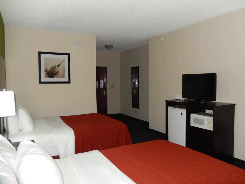 Quality Inn & Suites Anderson I-69 Esterno foto