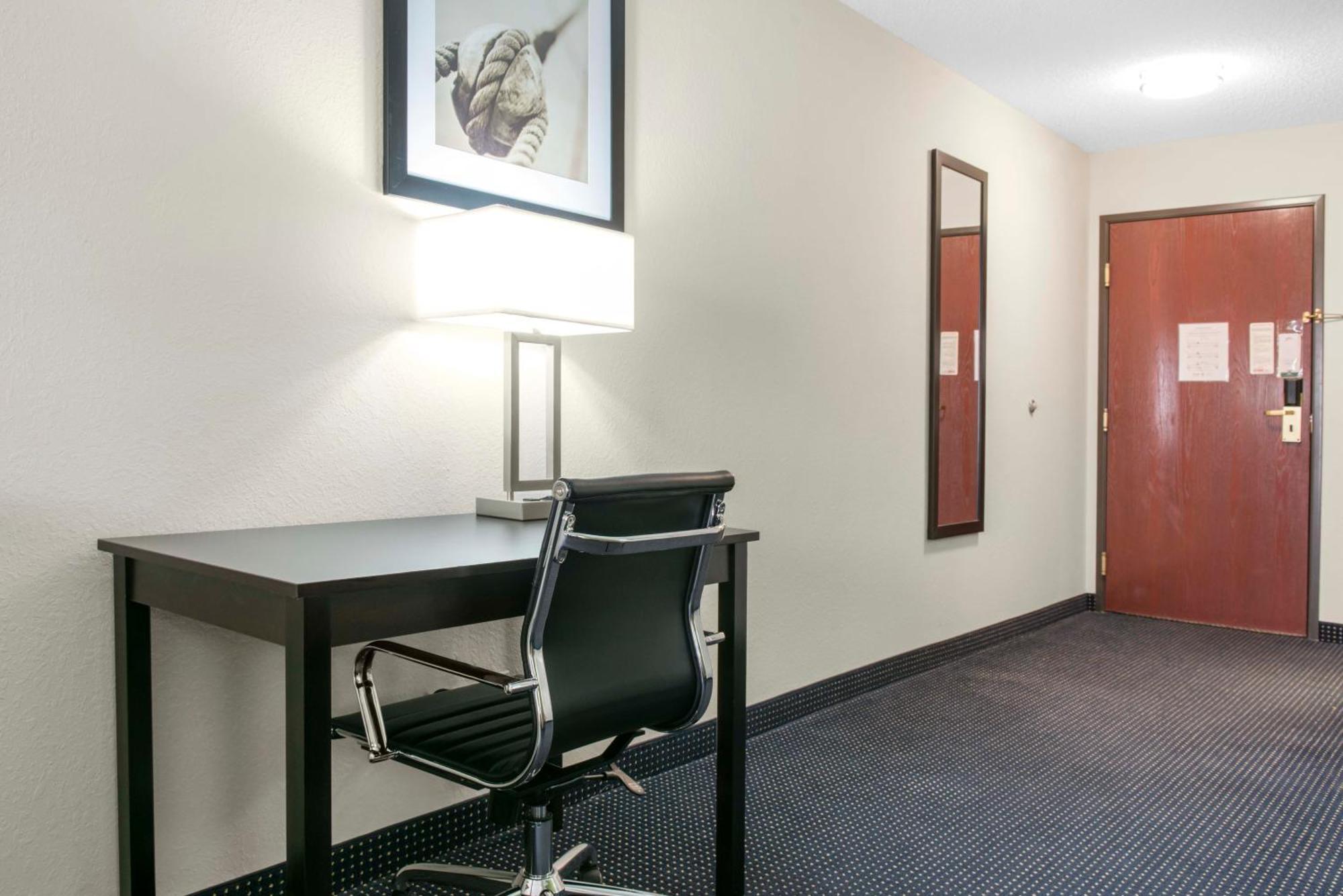 Quality Inn & Suites Anderson I-69 Esterno foto