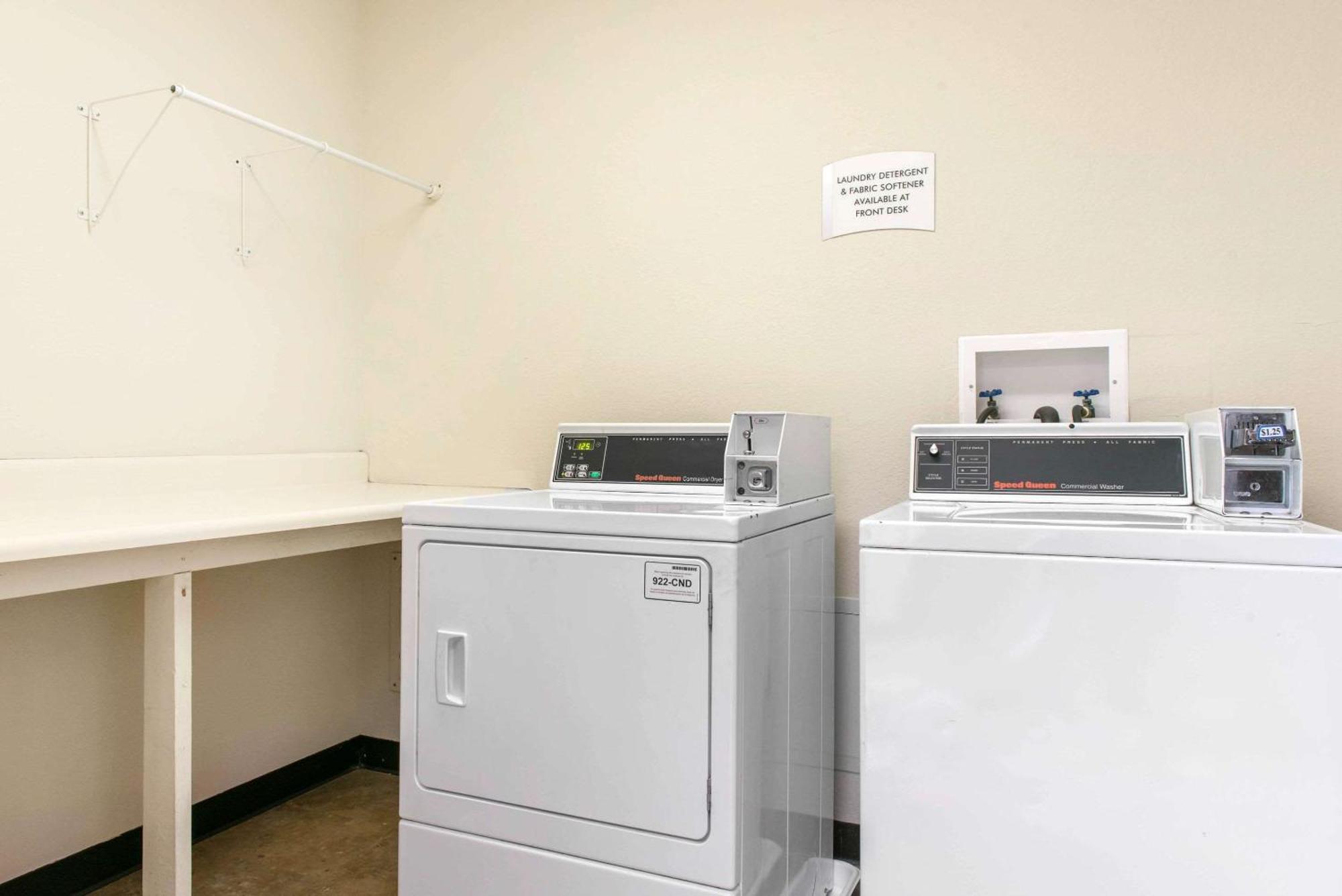Quality Inn & Suites Anderson I-69 Esterno foto