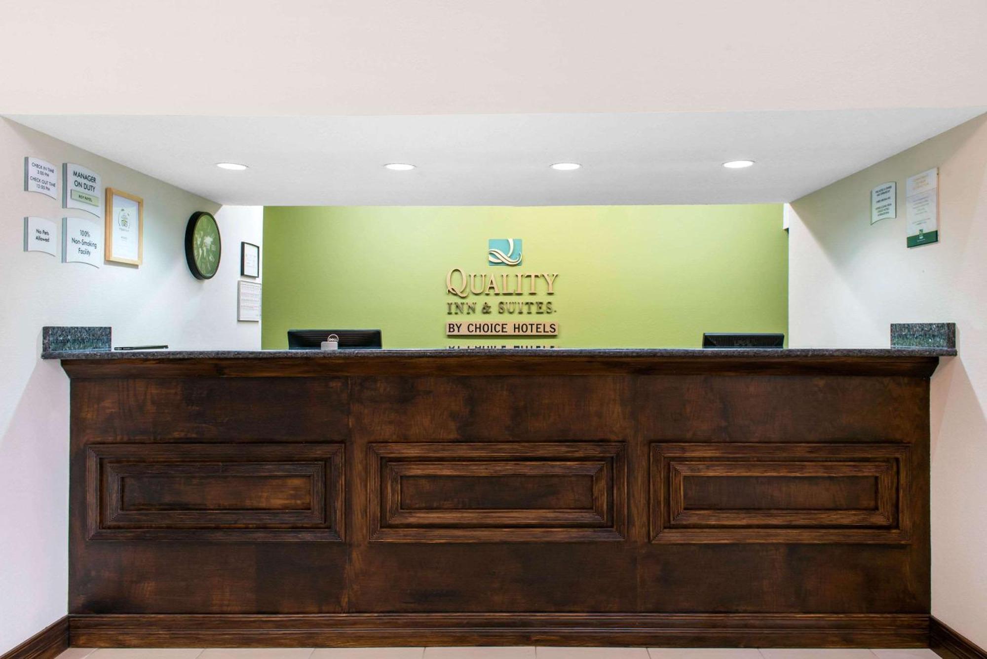 Quality Inn & Suites Anderson I-69 Esterno foto