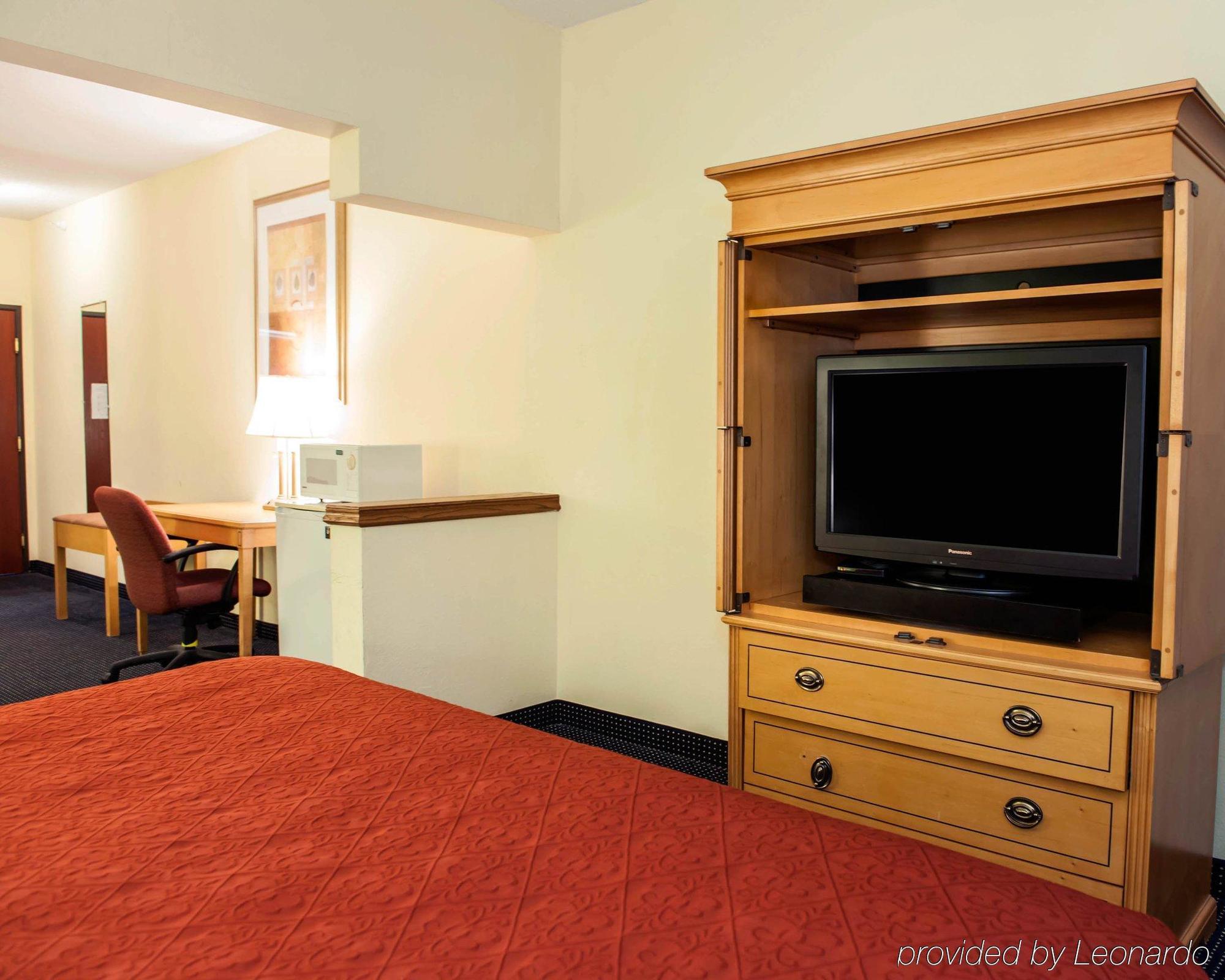 Quality Inn & Suites Anderson I-69 Esterno foto