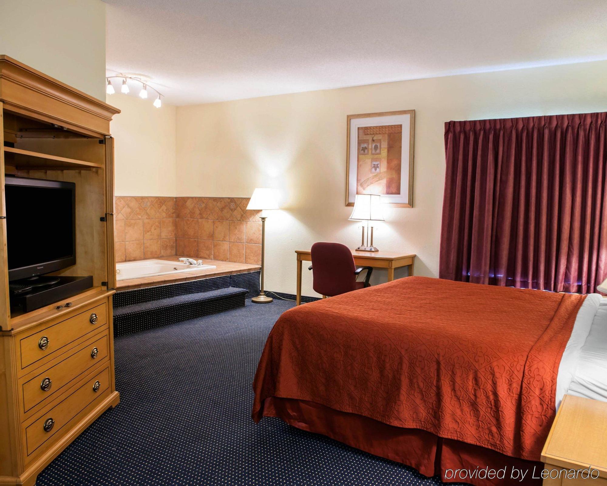 Quality Inn & Suites Anderson I-69 Esterno foto