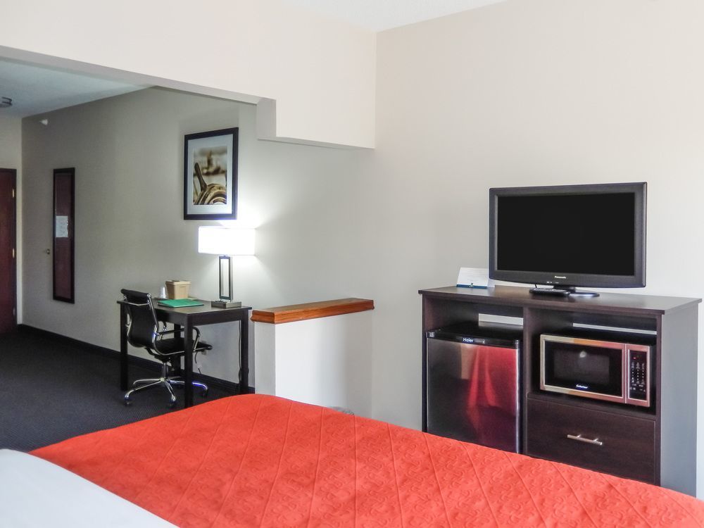 Quality Inn & Suites Anderson I-69 Esterno foto